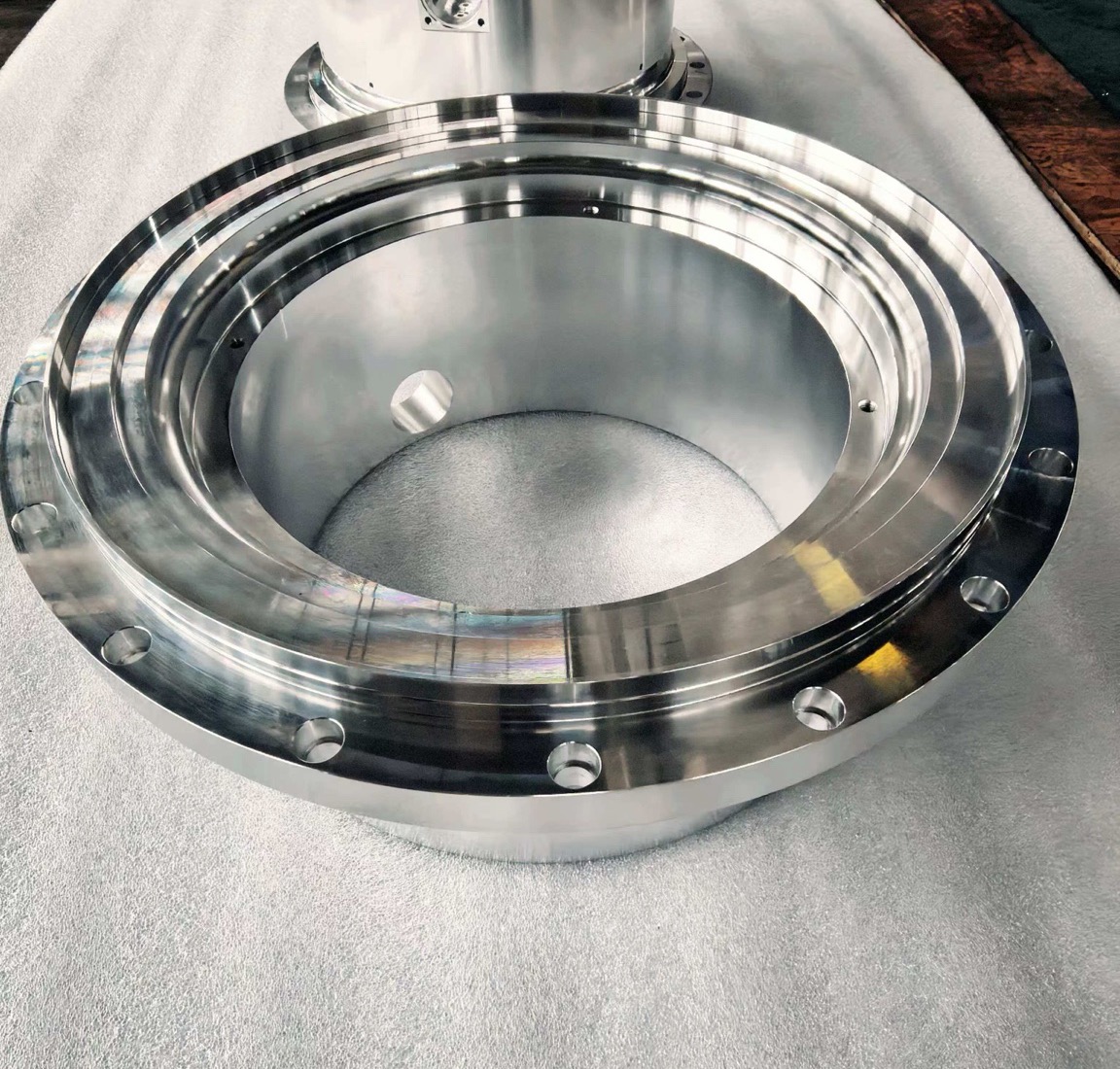 Wide-Flange Ring Component